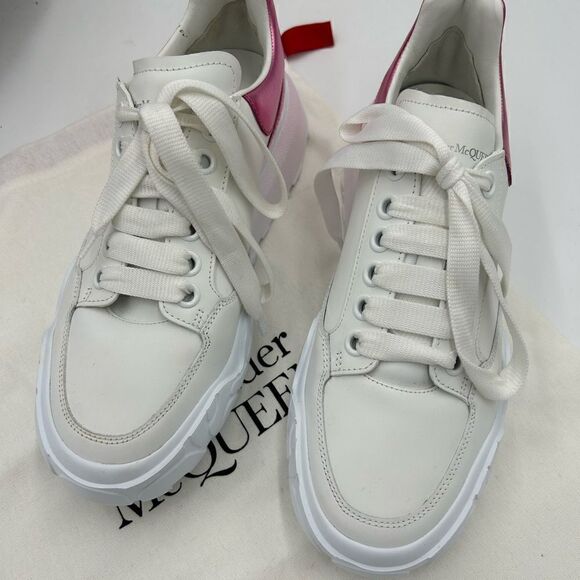 Women’s Alexander McQueen low top metallic sneaker size 38 made in Italy - Picture 5 of 12